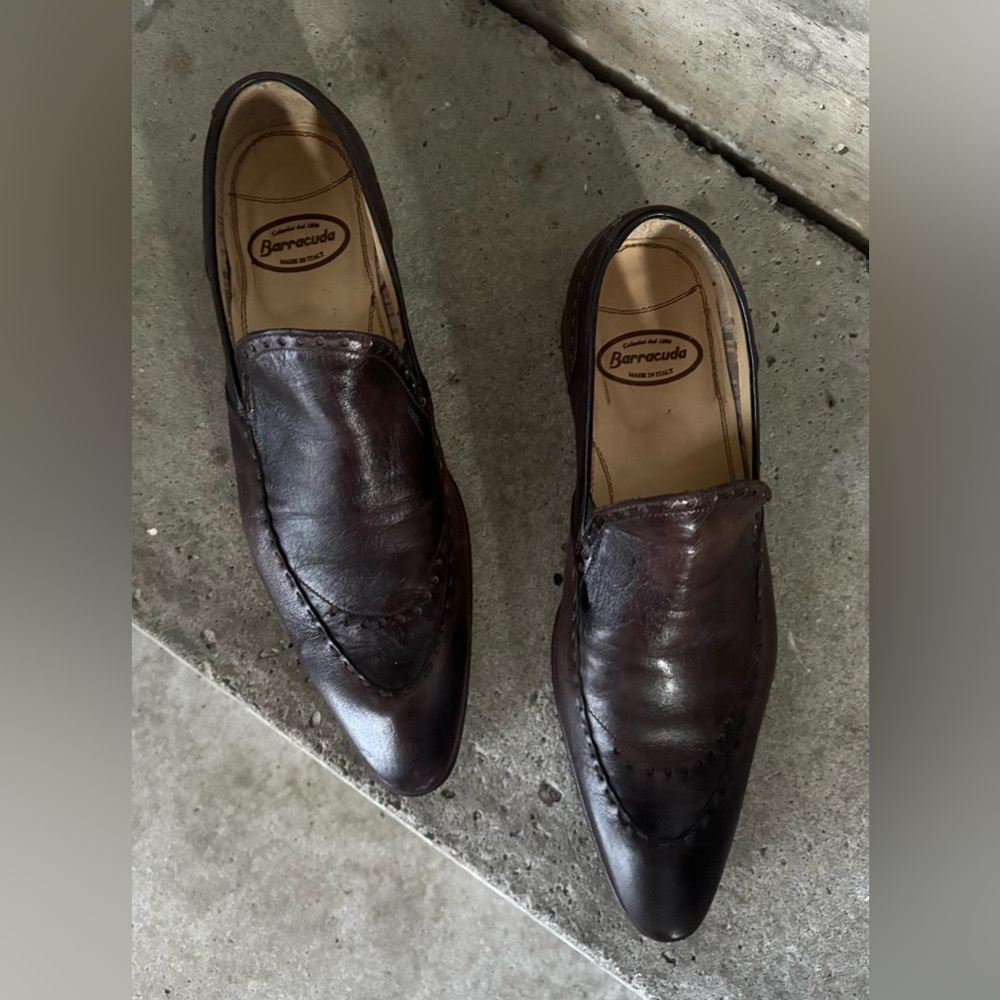 Stylish full leather Barracuda shoes in good used condition size 43